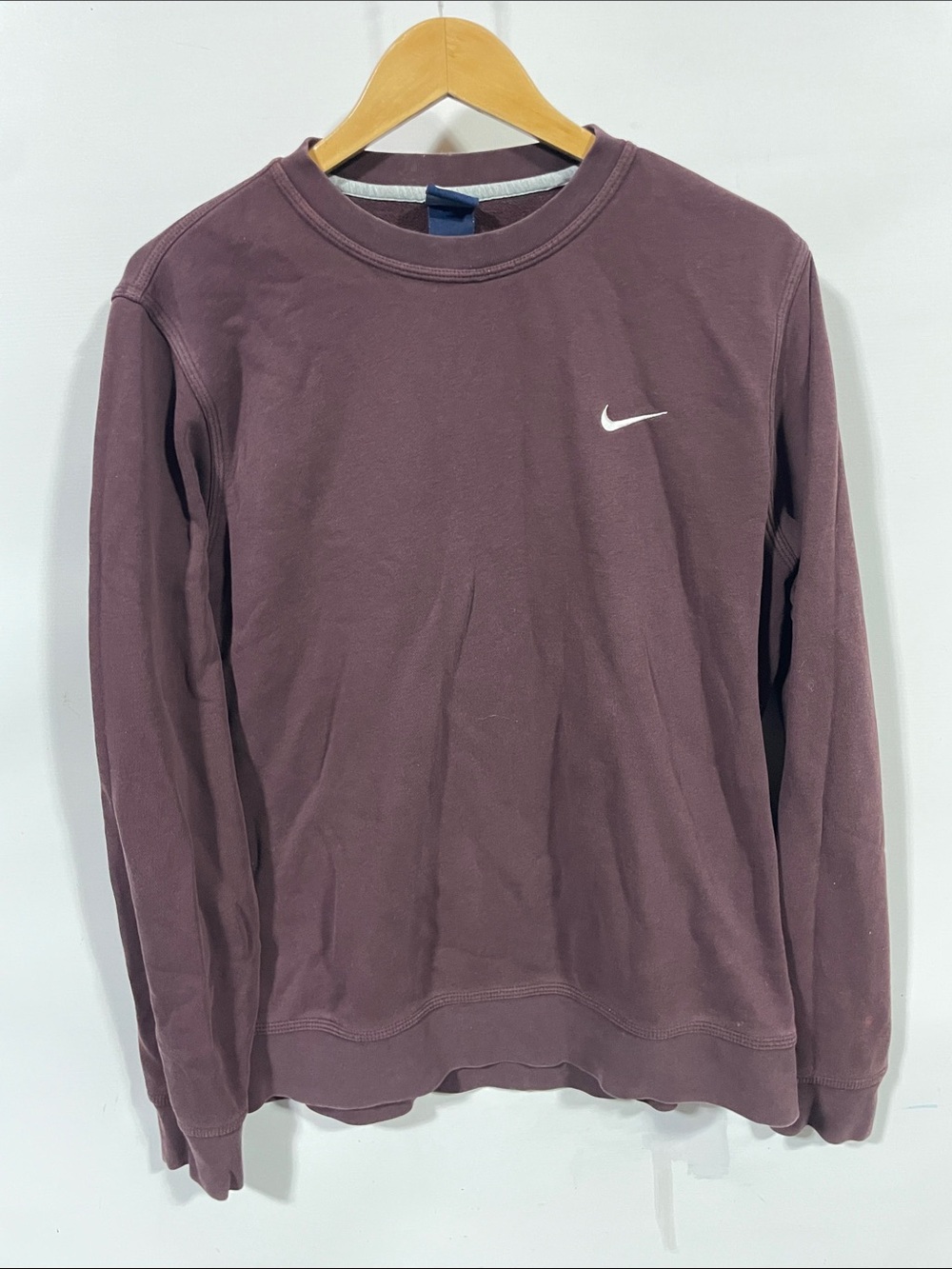 Nike Men's Crewneck Sweatshirt in Plum/Burgundy